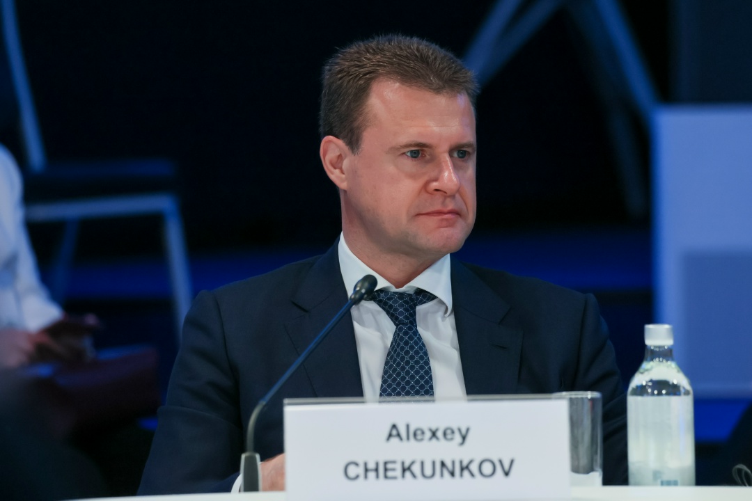 Глава Минвостокразвития Алексей Чекунков выступил на сессии ПМЭФ «Арктика для жизни: создание современной среды в опорных населенных пунктах».