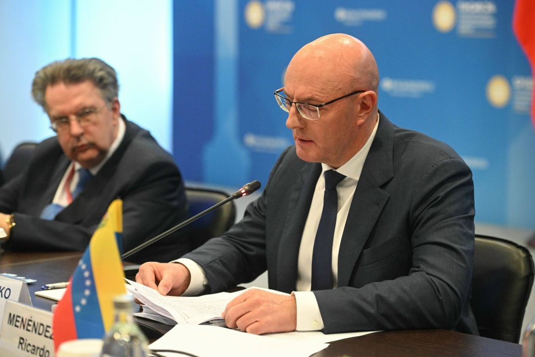Дмитрий Чернышенко провел рабочие встречи с сопредседателями межправительственных комиссий Вьетнама, Венесуэлы и Кубы на ПМЭФ.