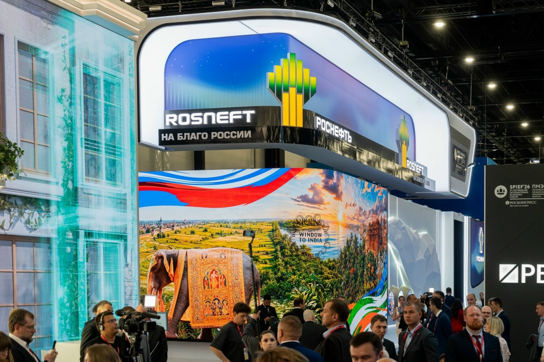 Ещё больше путешествий! На ПМЭФ «Роснефть» подписала ряд соглашений о развитии автотуризма с российскими регионами.