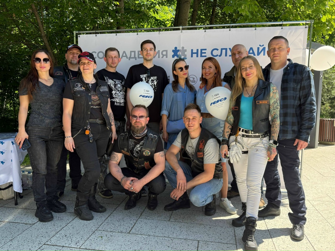 Настоящие герои носят не только плащи, но и байкерские куртки