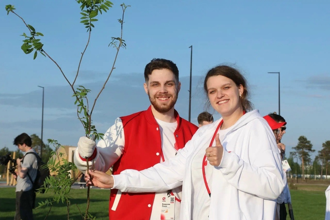 Завирусили Участники молодёжного форума ЛУКОЙЛа из регионов поддержали инициативу «Создаём новый лес — тысяч деревьев».