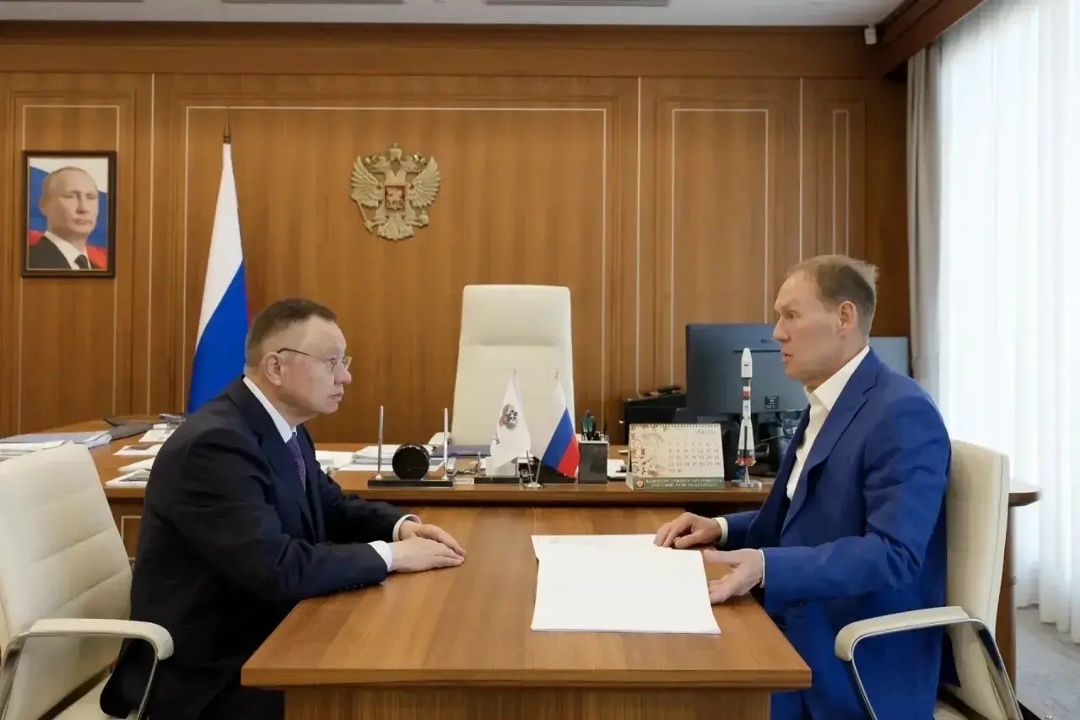 Глава Минстроя России Ирек Файзуллин провел рабочую встречу с депутатом Государственной Думы, первым заместителем председателя комитета Госдумы по безопасности…