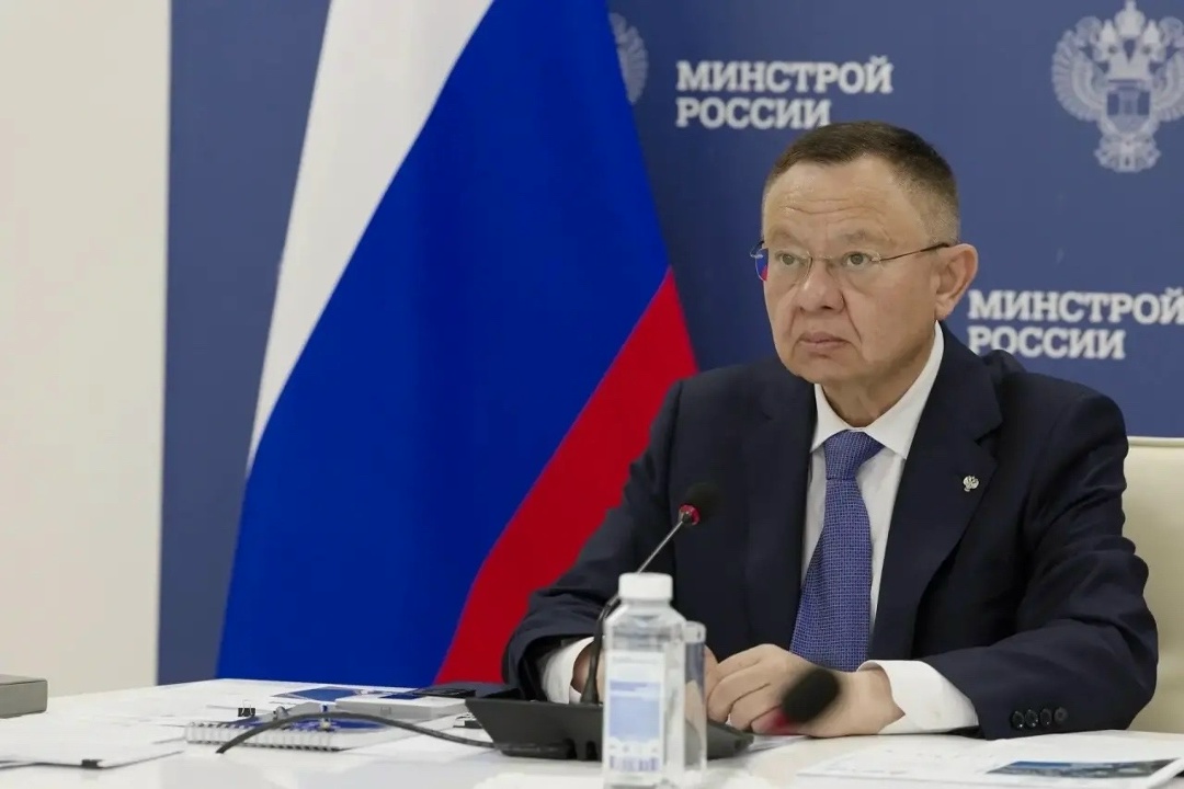 Глава Минстроя России Ирек Файзуллин доложил о программе благоустройства городов и населенных пунктов на совещании Президента РФ с Правительством России