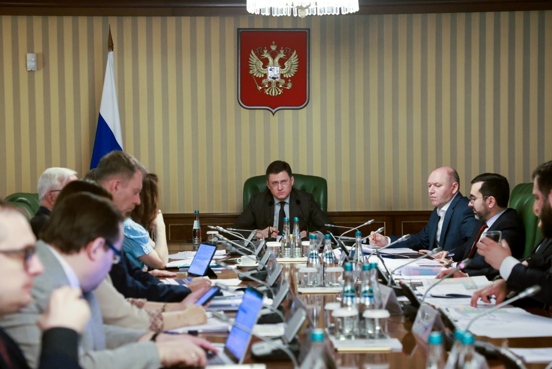 Александр Новак провел заседание подкомиссии по повышению устойчивости финансового сектора и отдельных отраслей экономики.
