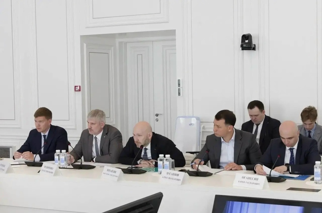 В Минстрое России прошло еженедельное оперативное совещание под председательством Министра строительства и ЖКХ РФ Ирека Файзуллина