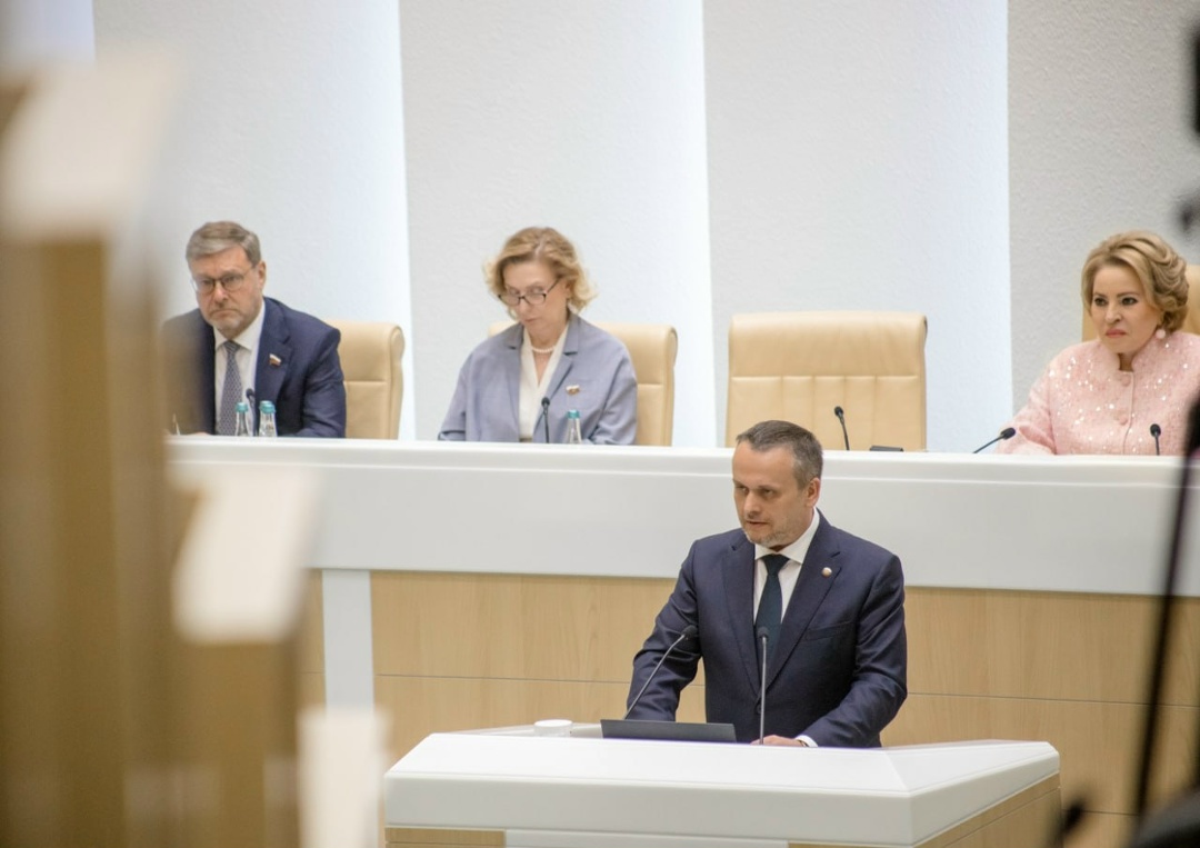 Андрей Никитин выступил на правительственном часе в Совете Федерации.