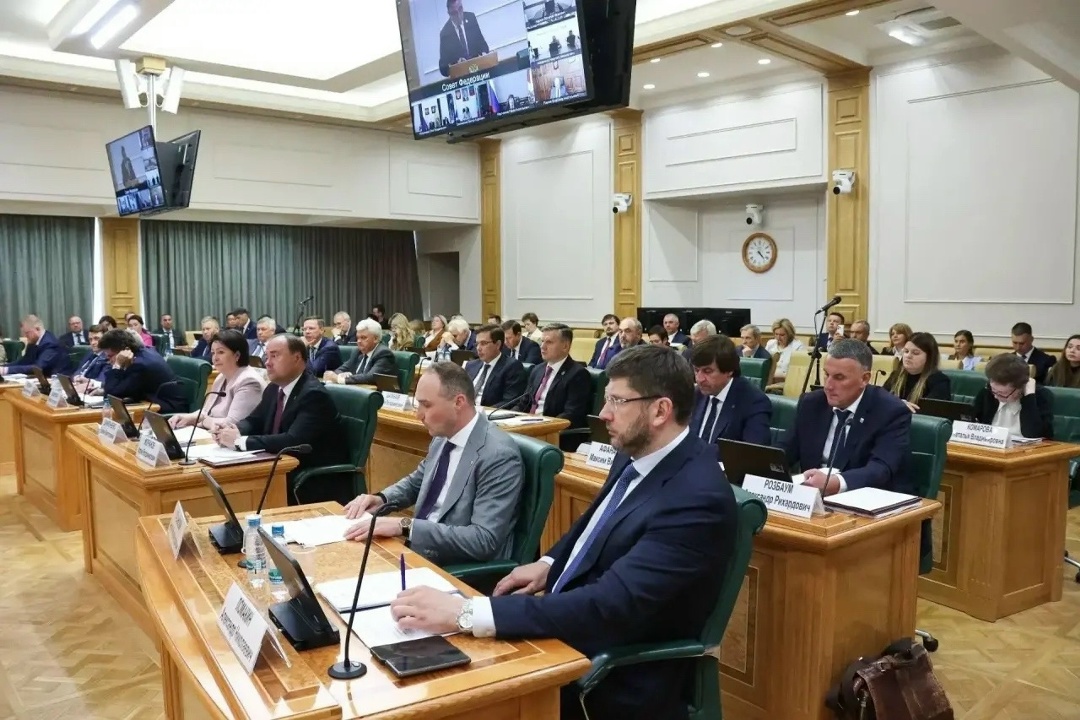 Представители Минстроя России приняли участие в заседании Совета по местному самоуправлению при Совете Федерации РФ