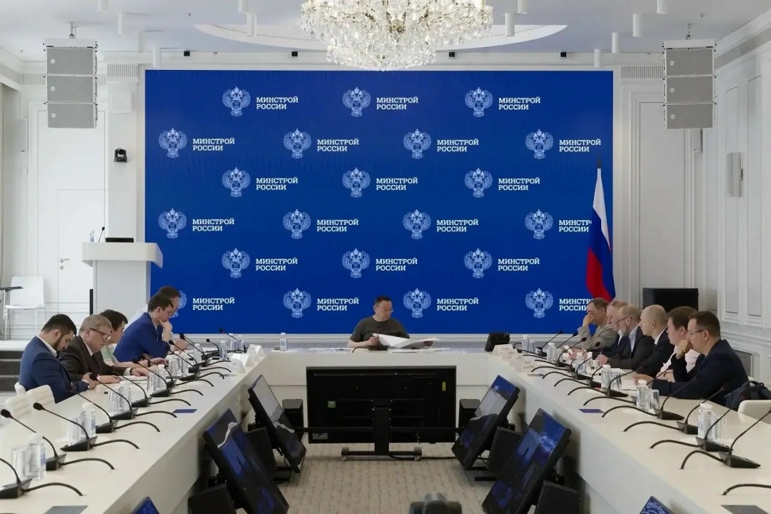 Министр строительства и ЖКХ РФ Ирек Файзуллин провел совещание по вопросам реализации проектов в сфере ЖКХ