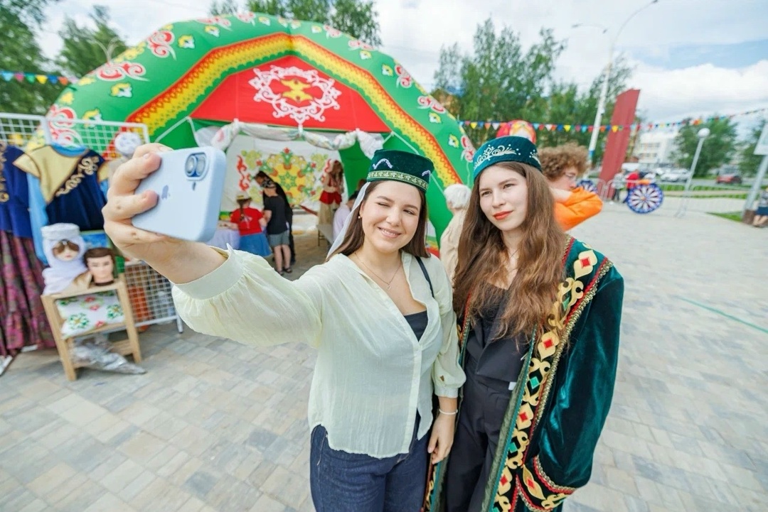 Сабантуй в регионах ЛУКОЙЛа В Югре, Республике Коми, Татарстане и Удмуртии при поддержке нефтяников прошёл один из самых ярких национальных праздников.