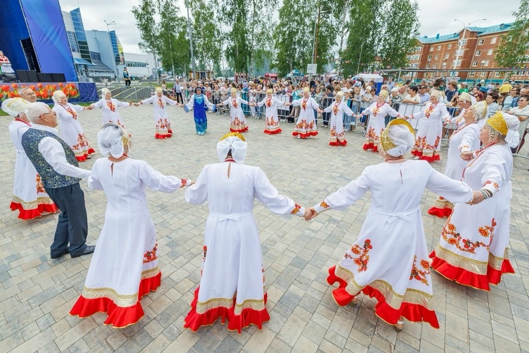 Сабантуй в регионах ЛУКОЙЛа В Югре, Республике Коми, Татарстане и Удмуртии при поддержке нефтяников прошёл один из самых ярких национальных праздников.