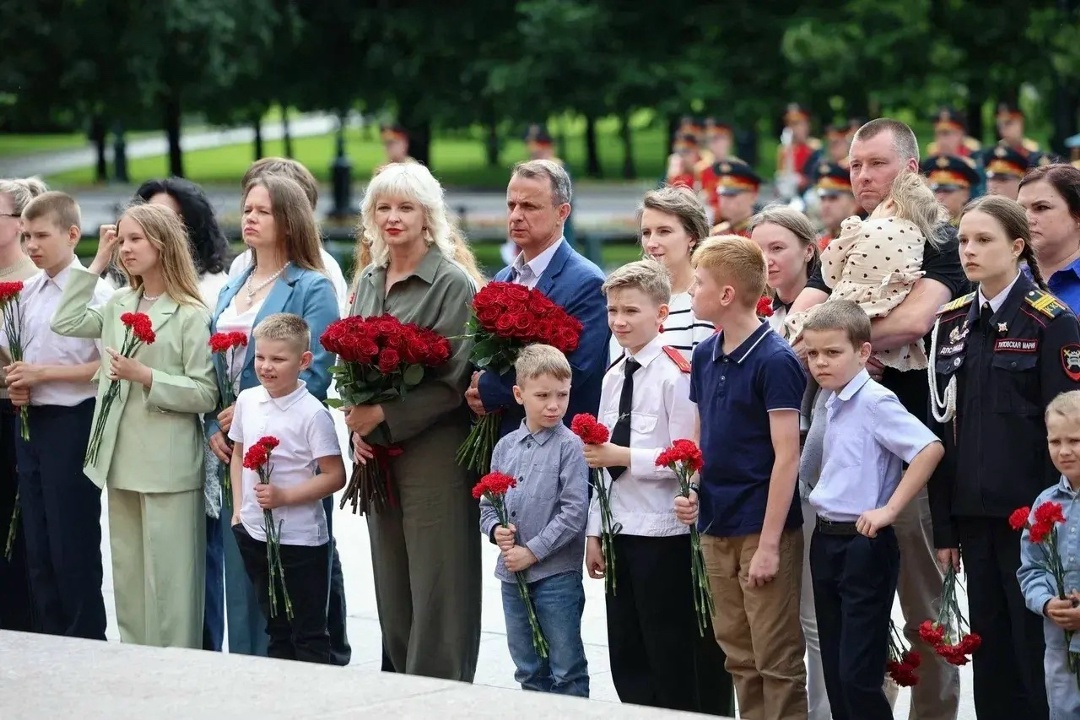 Сергей Цивилев: «Мы помним подвиг нашего народа: наших воинов и работников предприятий ТЭК»