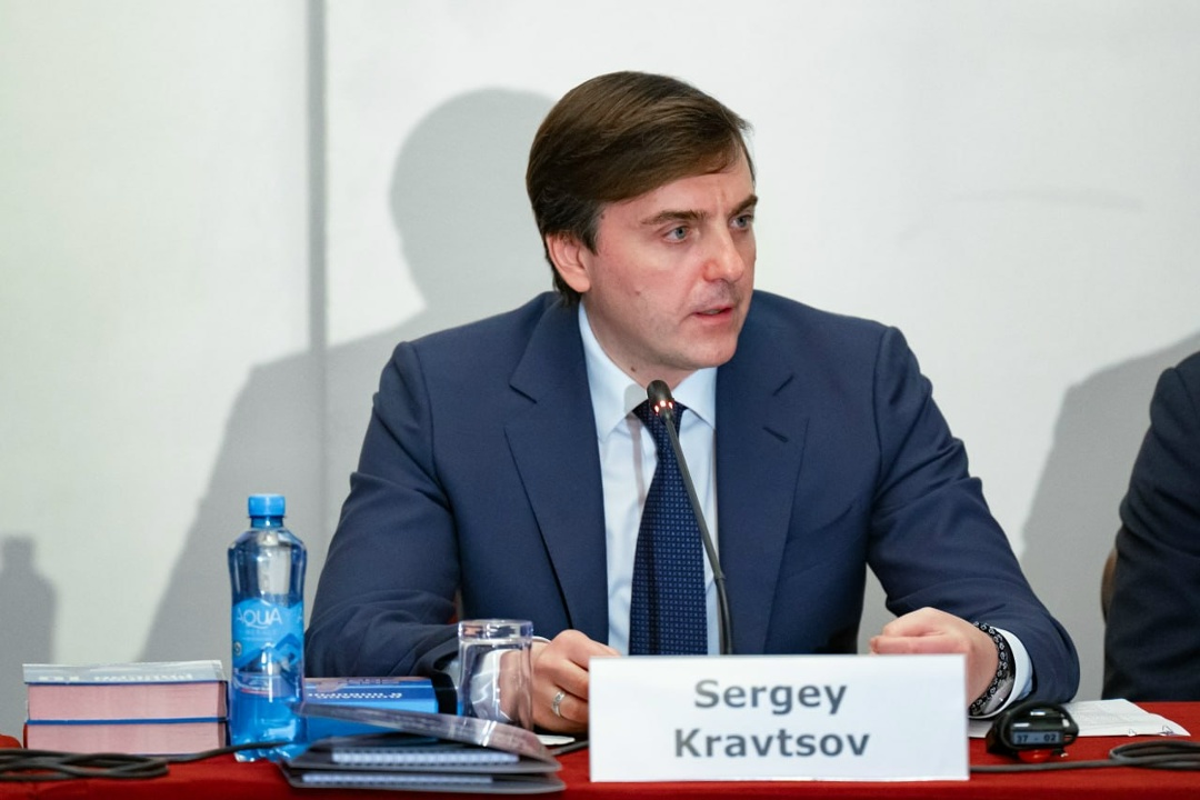 Сергей Кравцов: С 1 сентября в школах воссоединенных регионов появятся единые государственные учебники по истории Донбасса и Новороссии для учеников с 5-го по…