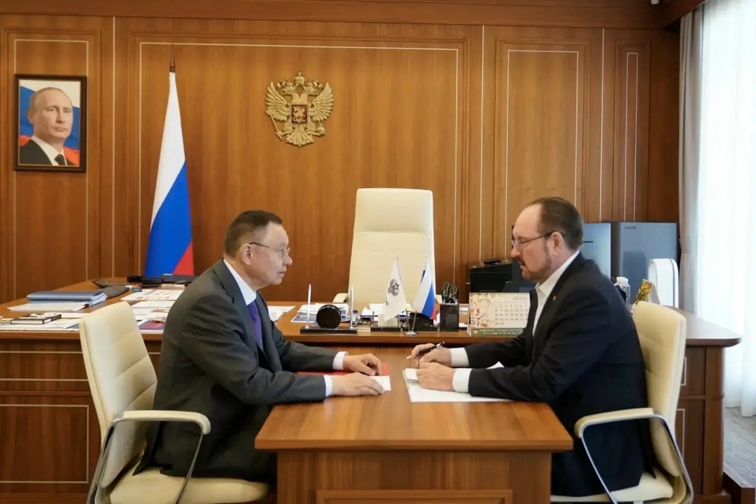 Глава Минстроя России Ирек Файзуллин провел рабочую встречу с начальником Главгосэкспертизы России Игорем Маныловым