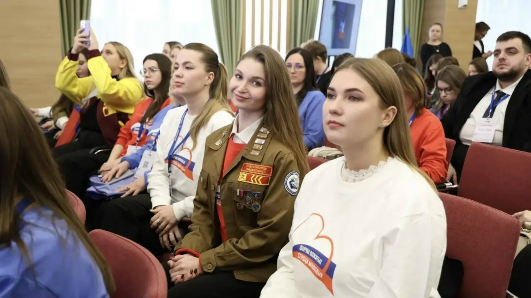 Дмитрий Чернышенко: Вожатые – это проводники, которые указывают верный путь и прививают настоящие ценности детям.