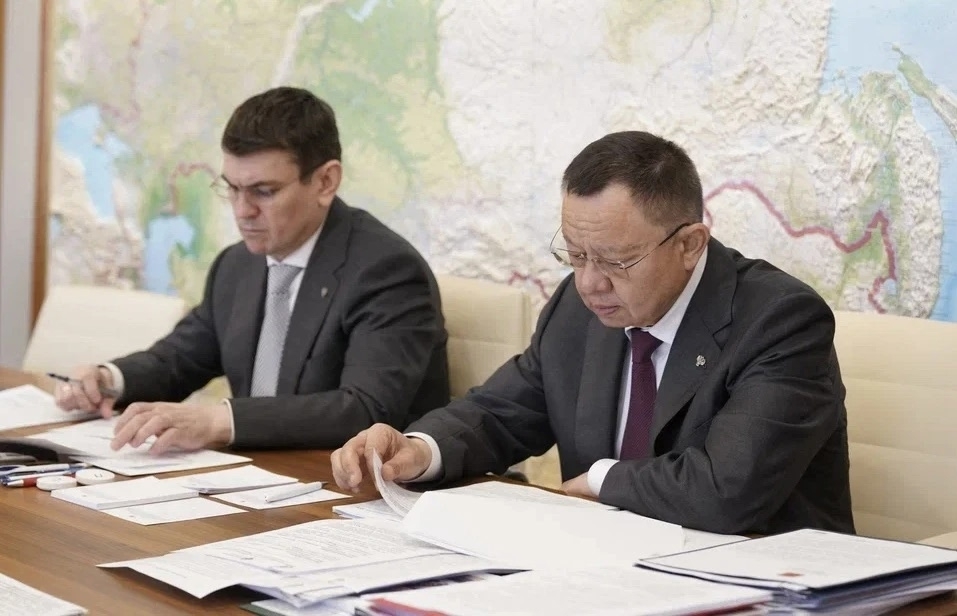 Министр строительства и ЖКХ РФ Ирек Файзуллин провел рабочую встречу с врио Губернатора Белгородской области Александром Шуваевым