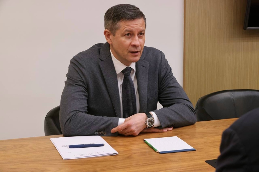 Дмитрий Чернышенко провел рабочую встречу с врио губернатора Брянской области Егором Ковальчуком.