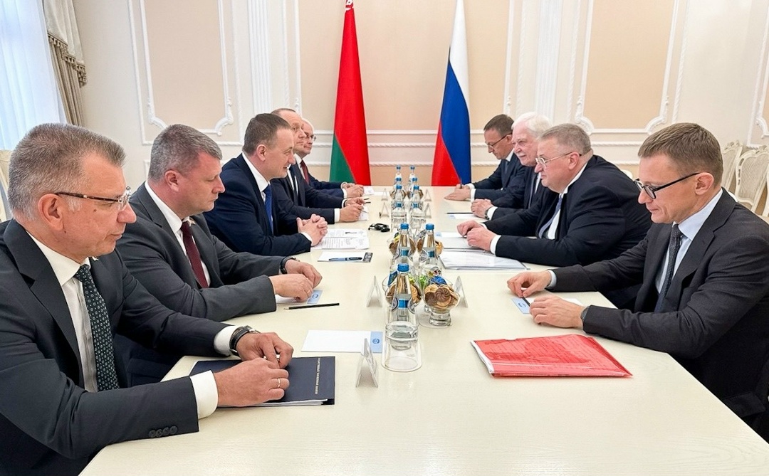 Алексей Оверчук встретился с Премьер-министром Республики Белоруссия Александром Турчиным.