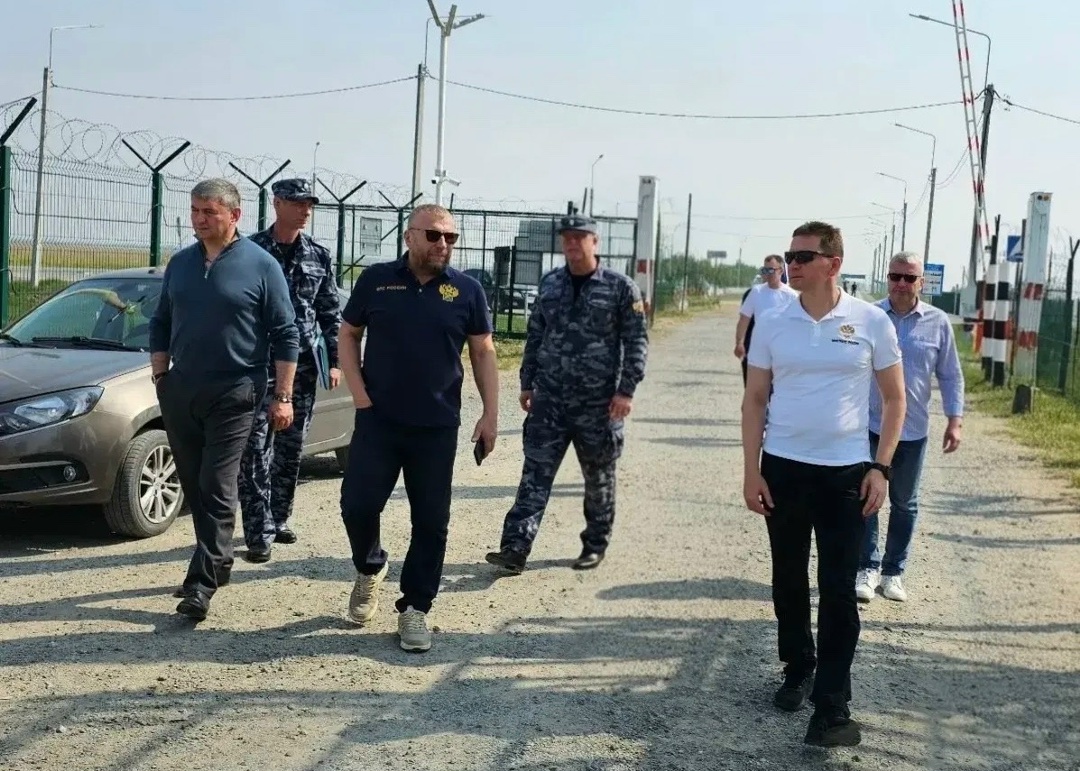 Валентин Иванов ознакомился с внедрением системы СПОТ в пунктах пропуска Сибири