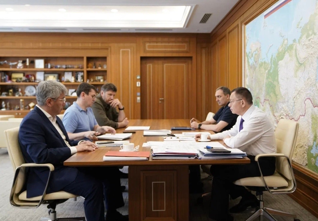 Глава Минстроя России Ирек Файзуллин обсудил с Главой Республики Бурятия Алексеем Цыденовым строительство коммунальных объектов в регионе