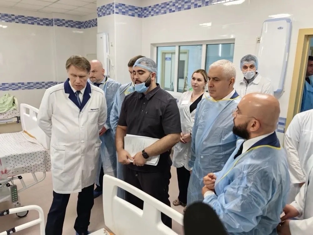Михаил Мурашко в Цхинвале обсудил расширение двустороннего сотрудничества России и Южной Осетии с исполняющим обязанности Президента республики Маратом…