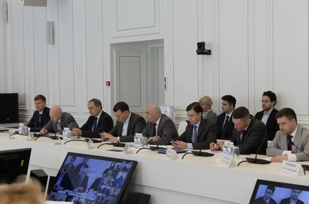 В Минстрое России прошло еженедельное оперативное совещание под председательством Министра строительства и ЖКХ РФ Ирека Файзуллина