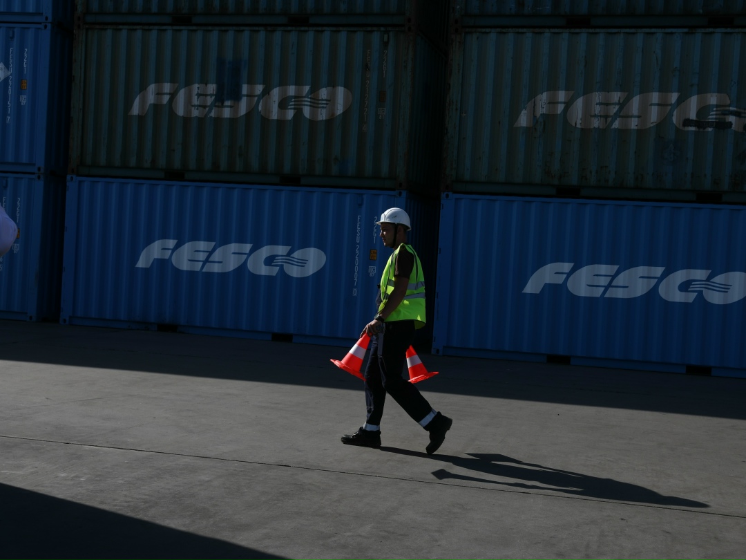 Транспортная группа FESCO планирует инвестировать более 2,5 млрд руб. в строительство транспортно-логистического центра и контейнерного терминала в Ростовской…