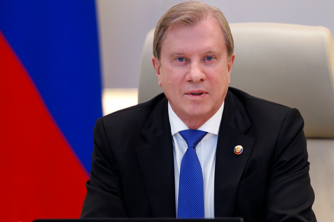 Виталий Савельев провел совещание по реализации проекта строительства высокоскоростной магистрали Москва – Санкт-Петербург.