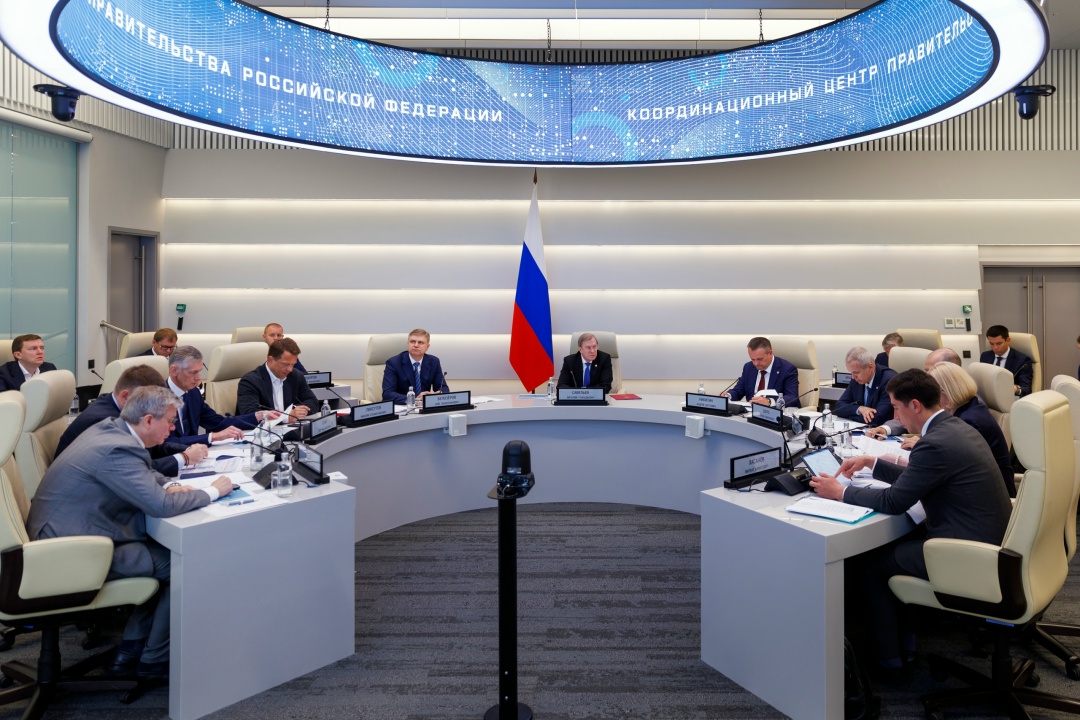 Виталий Савельев провел совещание по реализации проекта строительства высокоскоростной магистрали Москва – Санкт-Петербург.