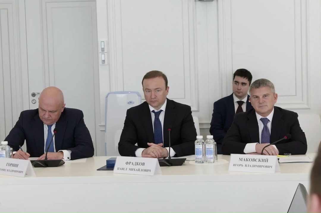 Минстрой России и Минобороны России обсудили развитие строительного комплекса