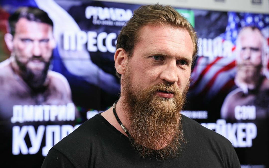 Корпорация сильных людей Дмитрий Кудряшов, российский боксер-профессионал по прозвищу Русская Кувалда, поздравил нашу «Ударную десятку» с предстоящим юбилеем