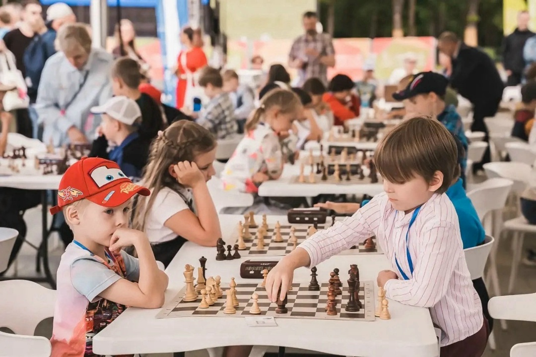 ЛУКОЙЛ развивает детский шахматный спорт