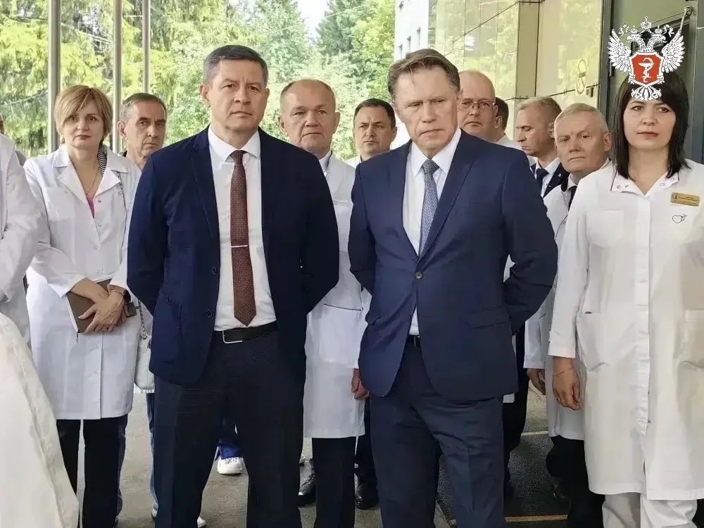Михаил Мурашко открыл новое здание поликлиники в Брянске
