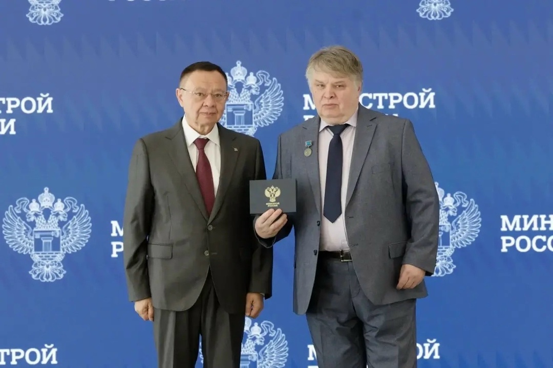 В Минстрое России прошло еженедельное оперативное совещание под председательством Министра строительства и ЖКХ РФ Ирека Файзуллина