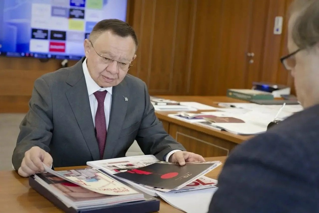 Глава Минстроя России Ирек Файзуллин провел рабочую встречу с Ректором Московского архитектурного института (МАРХИ) и Президентом Российской академии…