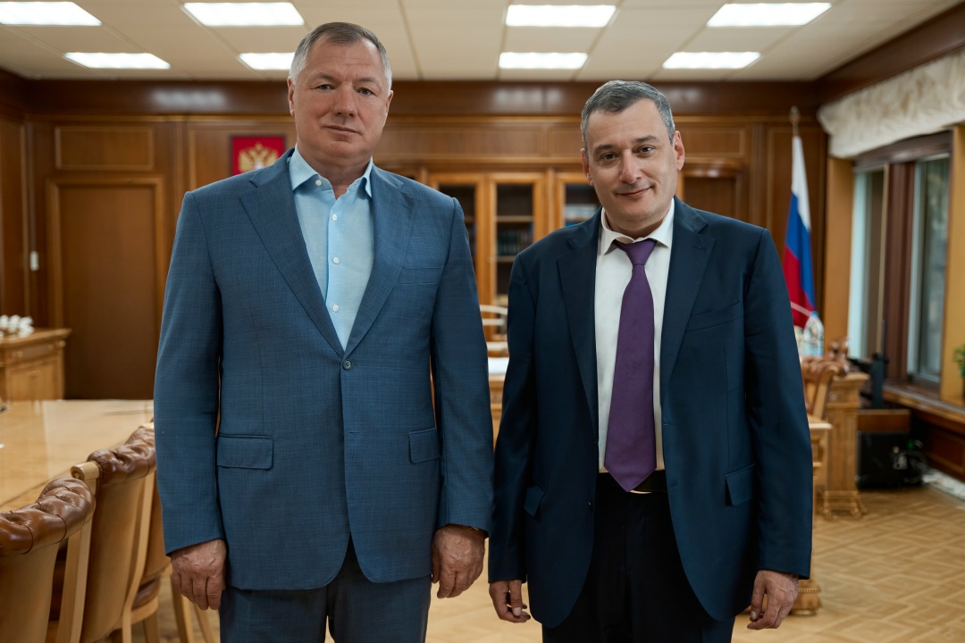 Марат Хуснуллин провел рабочую встречу с губернатором Курской области Александром Хинштейном.