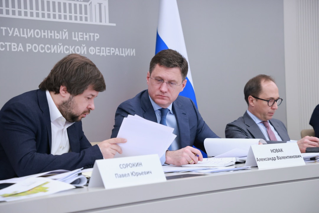 Александр Новак провел совещание по ситуации на топливном рынке.