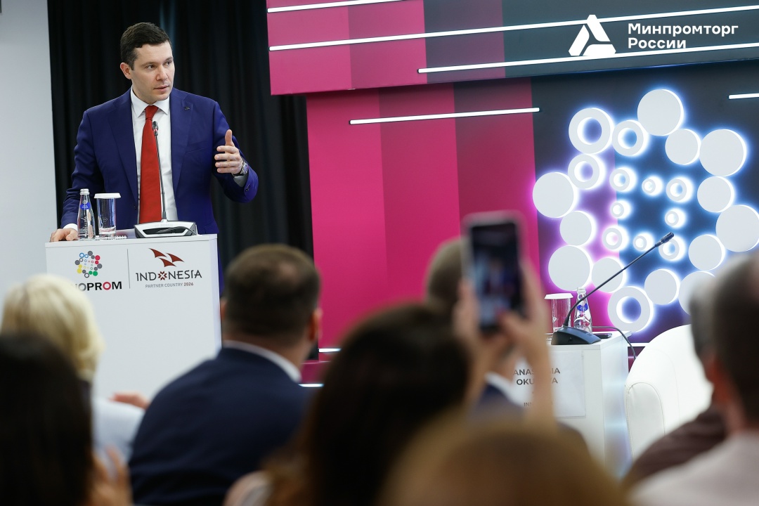 Антон Алиханов наградил победителей национального рейтинга дронификации регионов