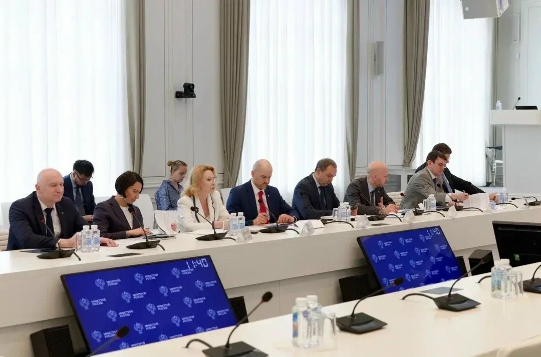 Минстрой России и ПАО ДОМ.РФ обсудили развитие взаимодействия и приоритетные направления совместной работы