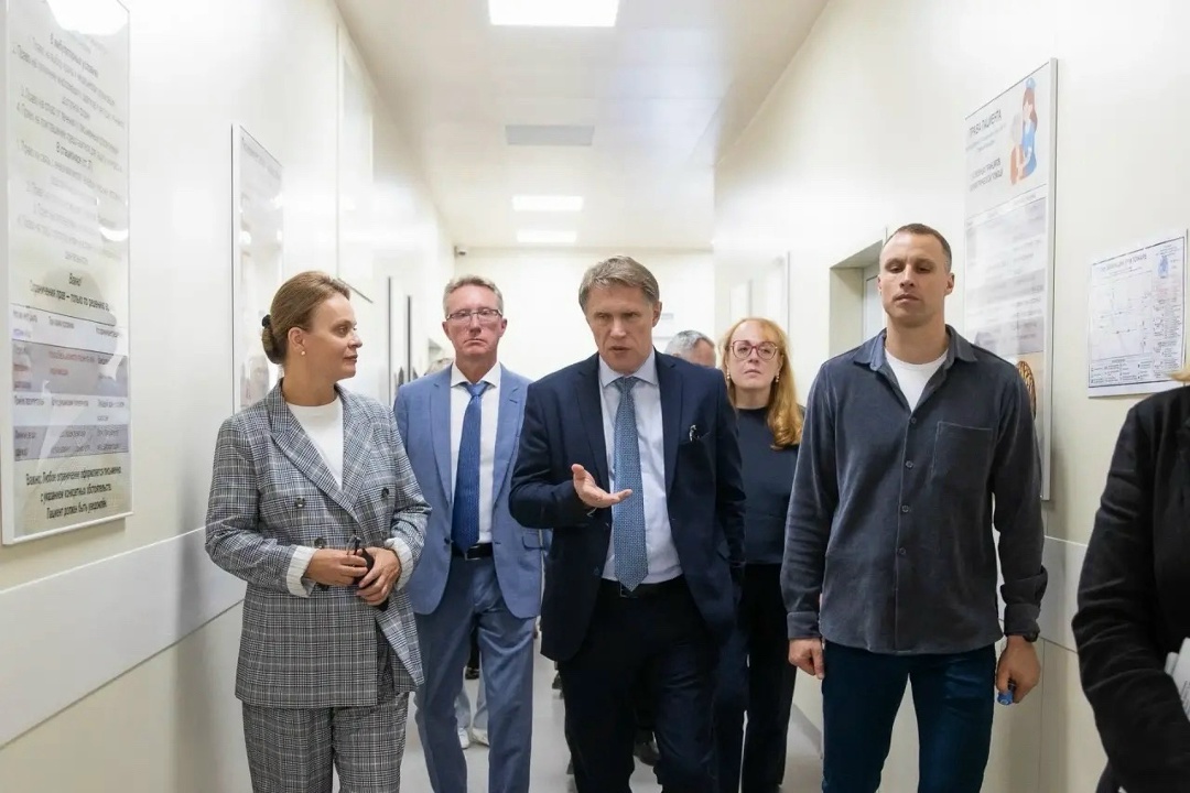 Михаил Мурашко и Анна Цивилева оценили новую модель комплексной медико-психологической реабилитации в центре «Хмолино»