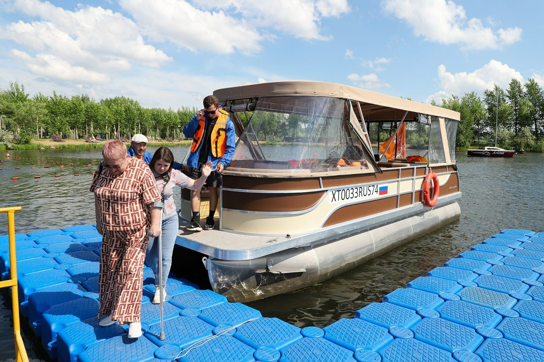 Уже 5000 пассажиров на борту. Новый водный маршрут на реке Урал покорил магнитогорцев и гостей города