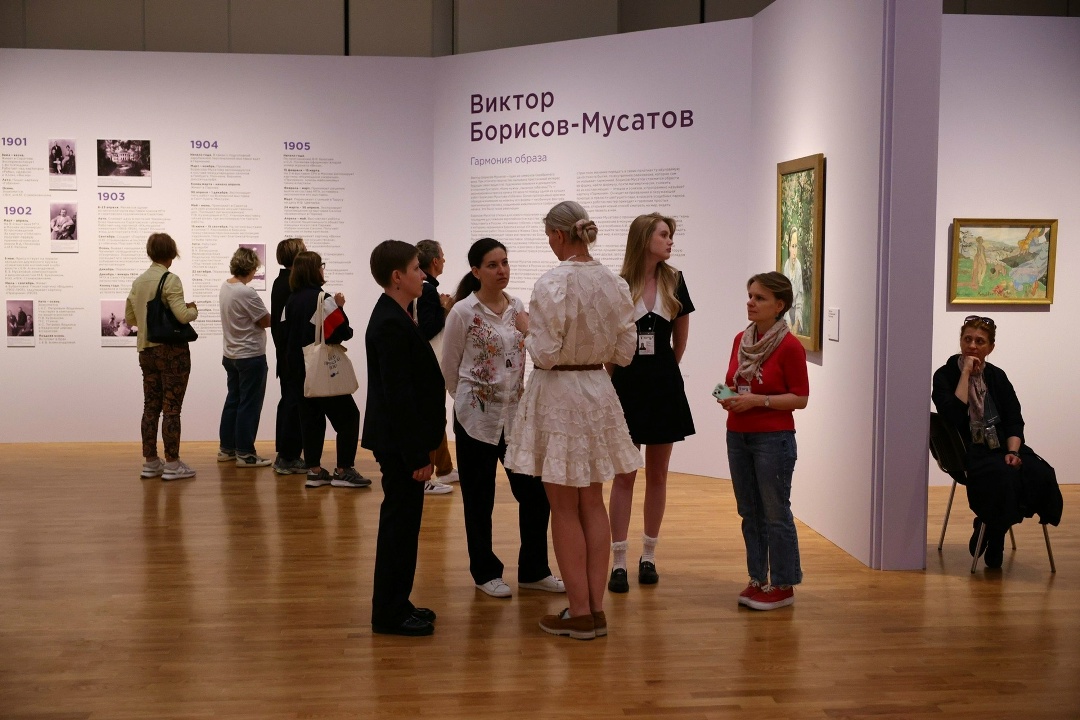 Гармония хрупкой красоты При поддержке Благотворительного фонда «ЛУКОЙЛ» в Государственной Третьяковской галерее открылась самая масштабная выставка Виктора…