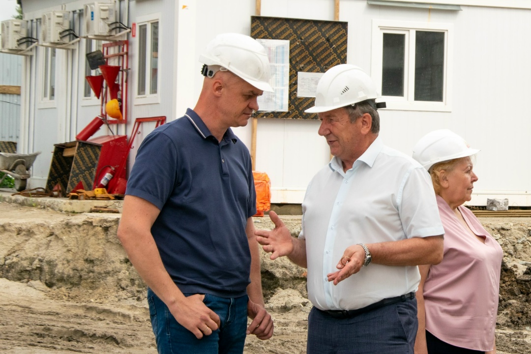 Заместитель генерального директора «Газпром переработка Благовещенск» Андрей Белоусов принял участие в выездном заседании Общественного совета города…