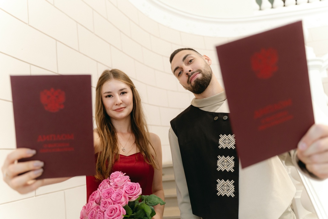 Четверть выпускников педвузов стали отличниками.