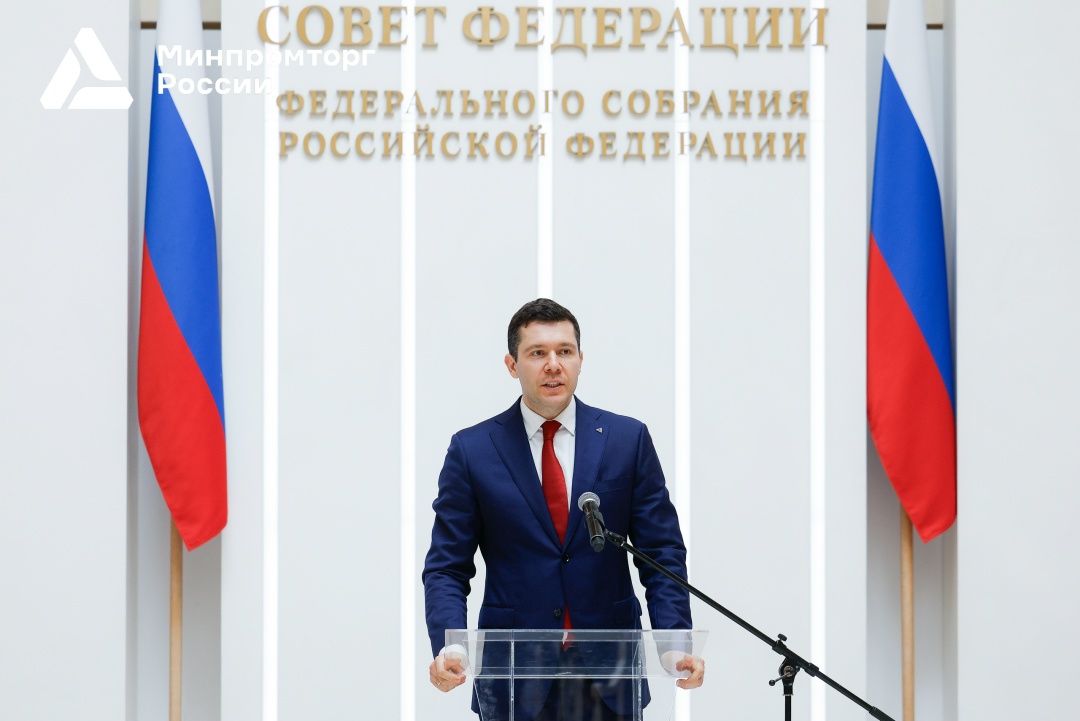 В Совете Федерации наградили лучших мастеров народных художественных промыслов