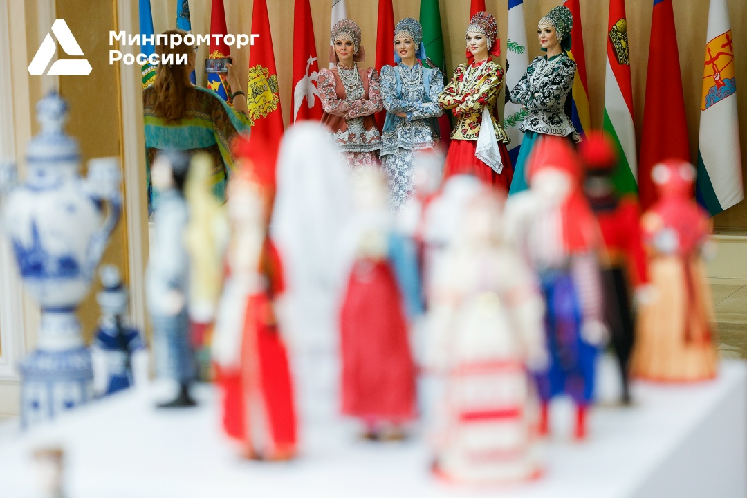 В Совете Федерации наградили лучших мастеров народных художественных промыслов