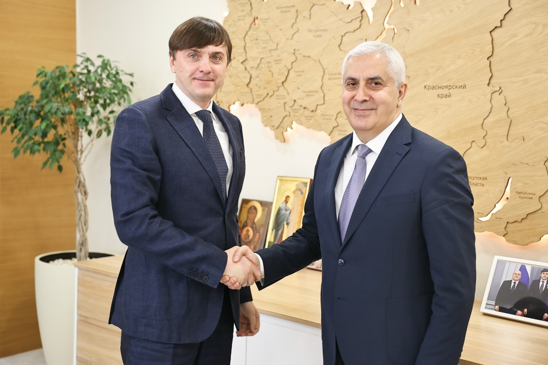 Сергей Кравцов провел рабочую встречу с и. о. Президента Республики Южная Осетия Маратом Камболовым