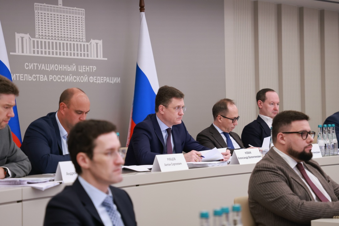 Александр Новак провел совещание по ситуации на топливном рынке