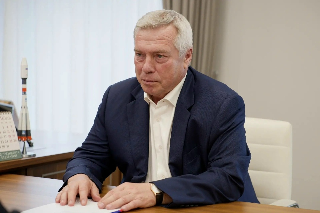 Глава Минстроя России Ирек Файзуллин провел рабочую встречу с сенатором Российской Федерации Василием Голубевым