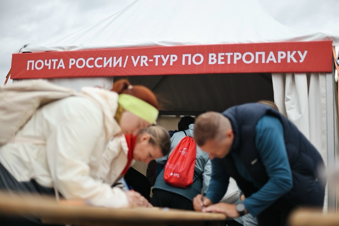 ЭКСПОзона Энерго Трейла ЛУКОЙЛа Вместе с ведущим — спортивным комментатором Александром Скрывлей — играем в моно-футбол, знакомимся с уникальной культурой и…