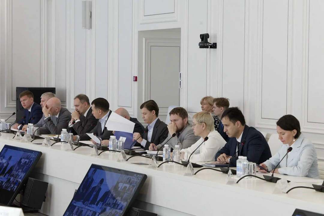 В Минстрое России прошло еженедельное оперативное совещание под председательством Министра строительства и ЖКХ РФ Ирека Файзуллина